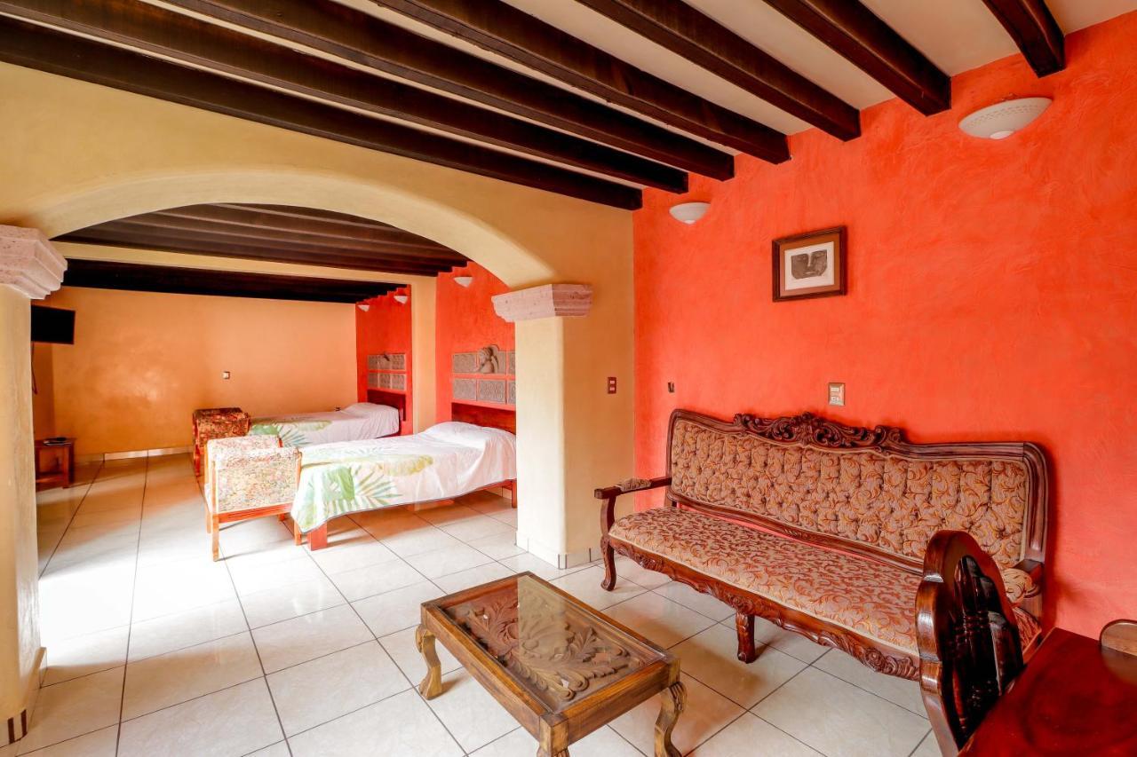 Hotel La Siesta Del Fauno มอเรเลีย ภายนอก รูปภาพ